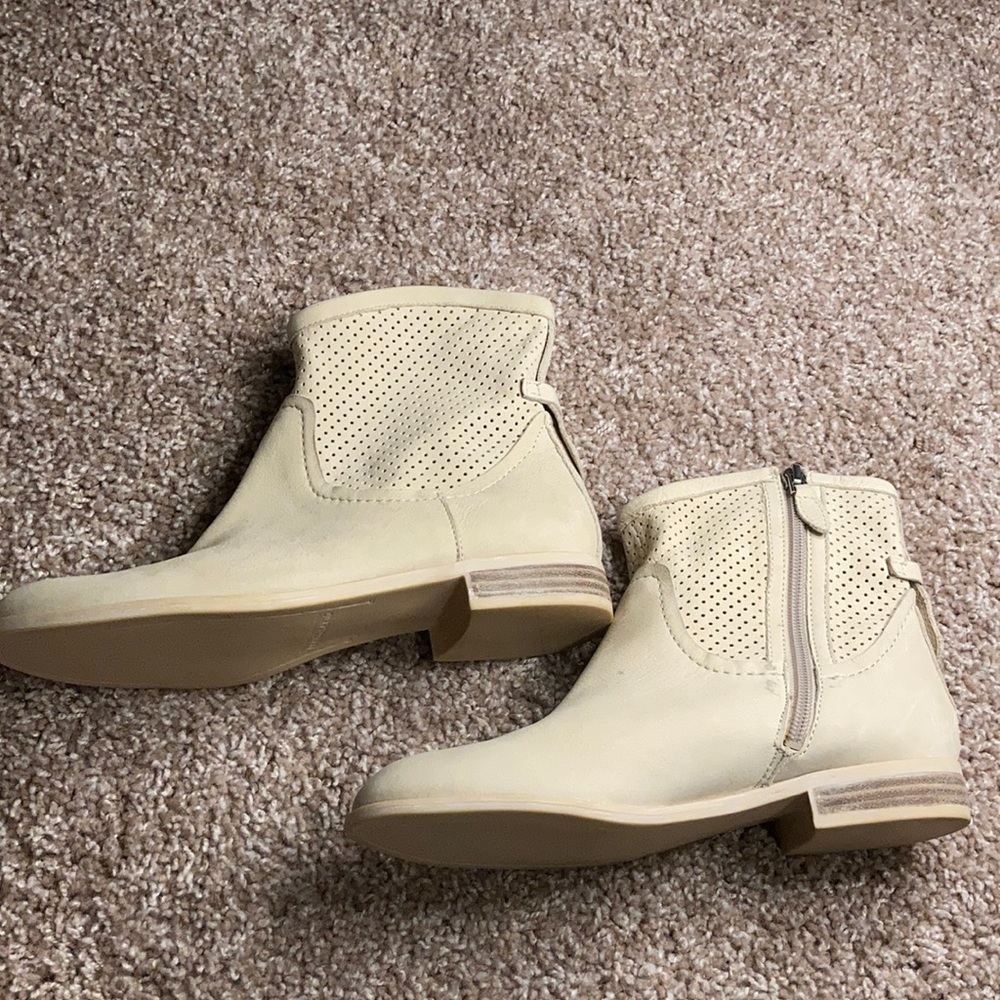 Franco Sarto, Creme, Leather Booties Sz 6.5